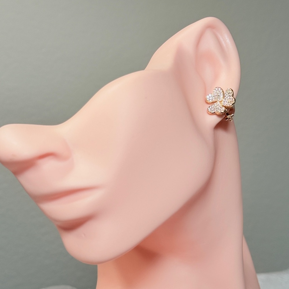⚜️ Elegant Clip-on Gold and Silver Clover Earrings - Picture 3 of 10